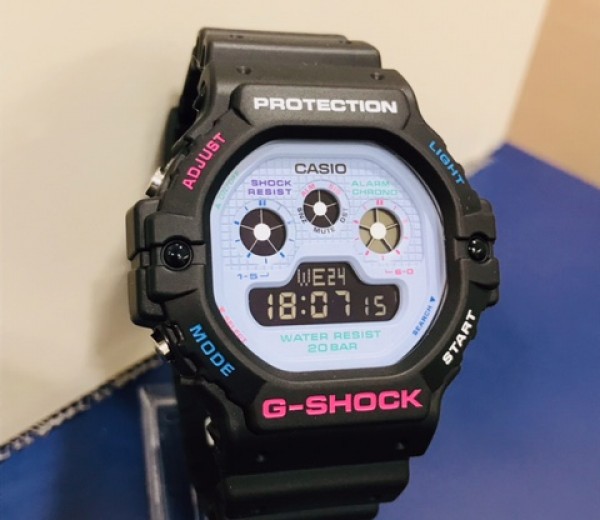 G-SHOCK「Psychedelic Multi Colors」