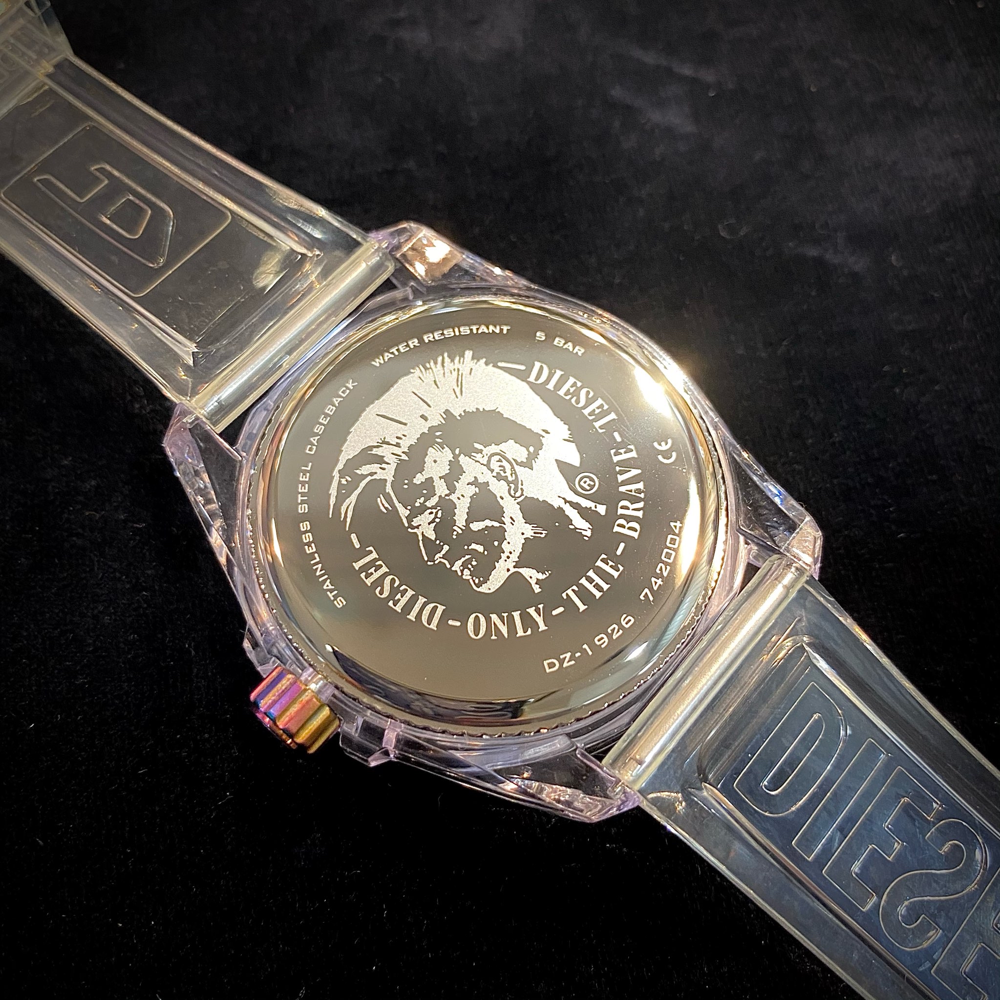 夏仕様の腕時計【DIESEL】| 国内ブランド腕時計・輸入腕時計販売・時計修理の時計倉庫TOKIA